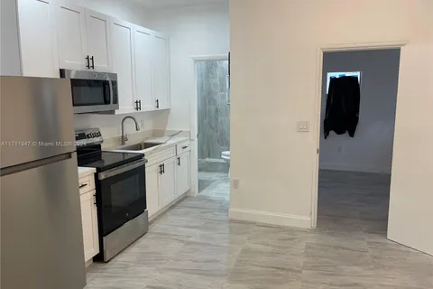 7840 NW 5th Ave # 1, Miami FL 33150