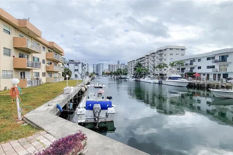 3522 NE 171st St # 308, North Miami Beach FL 33160