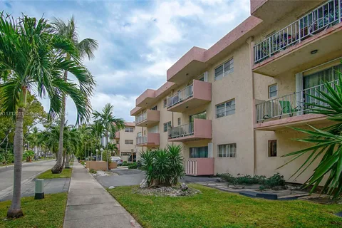 3522 NE 171st St # 308, North Miami Beach FL 33160