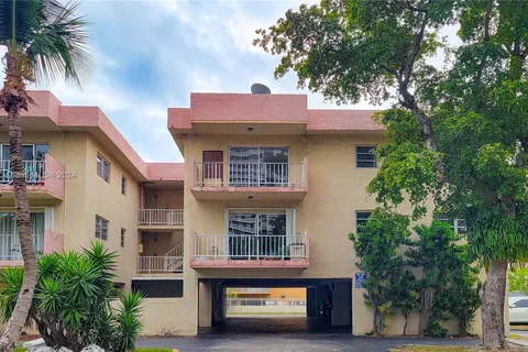 3522 NE 171st St # 308, North Miami Beach FL 33160