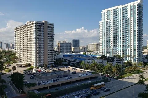 1980 S OCEAN DR # 9M, Hallandale Beach FL 33009