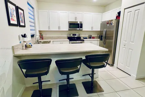 839 NE 211 ST 211 ST # 839, Miami FL 33179