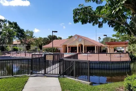 5861 Riverside Dr, Coral Springs FL 33067