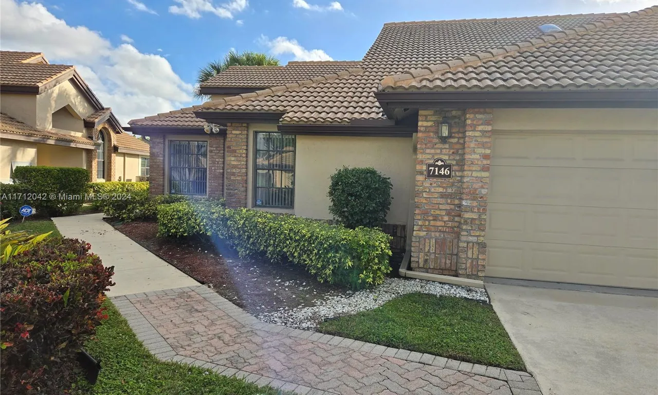 7146 Le Chalet Blvd, Boynton Beach FL 33472