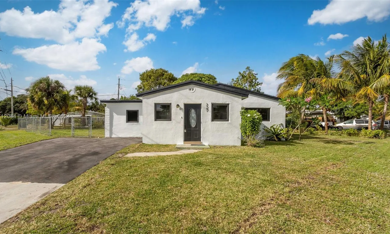 327 NE 15th Ave, Boynton Beach FL 33435