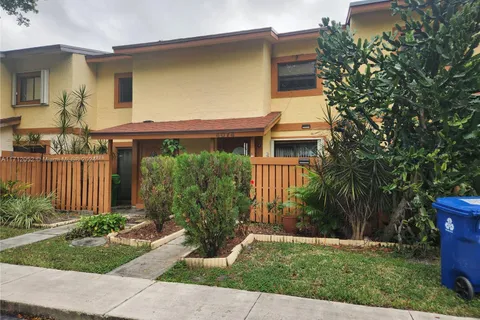 4074 Sierra Ter, Sunrise FL 33351