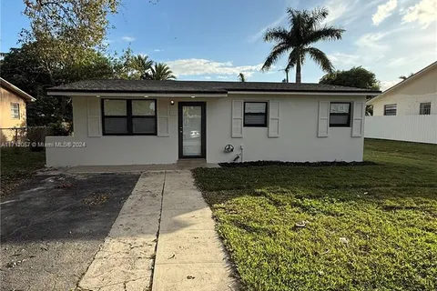 1770 NW 109th St, Miami FL 33167