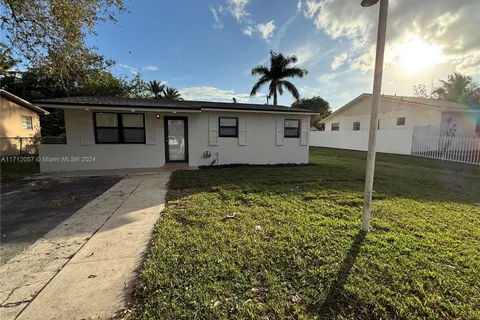 1770 NW 109th St, Miami FL 33167