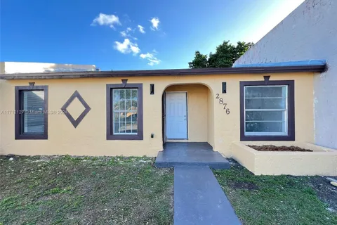 2876 NW 204th St, Miami Gardens FL 33056