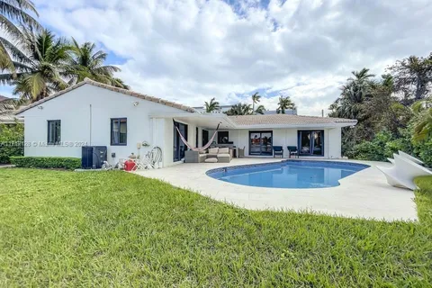 3351 NE 164th St, North Miami Beach FL 33160