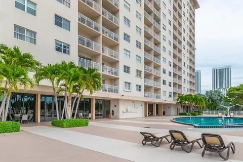 400 Kings Point Dr # 1410, Sunny Isles Beach FL 33160