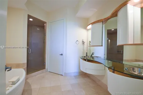 18101 Collins Ave # 606, Sunny Isles Beach FL 33160