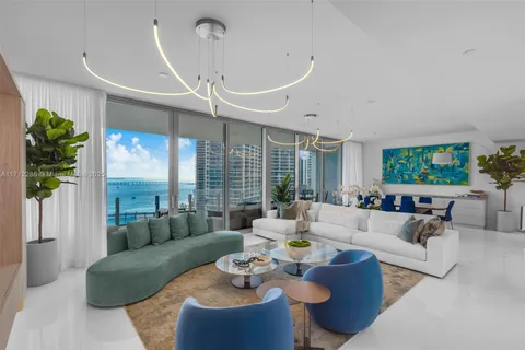 300 Biscayne Boulevard Way # 2602, Miami FL 33131