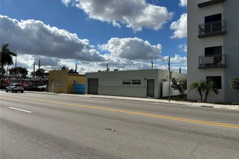 2230 Palm Ave, Hialeah FL 33010