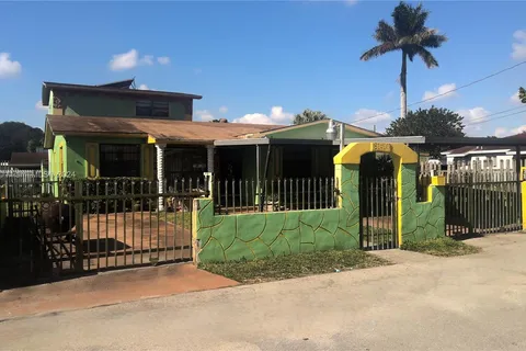 8190 NW 14th Ct, Miami FL 33147