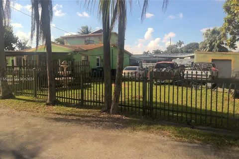 8190 NW 14th Ct, Miami FL 33147