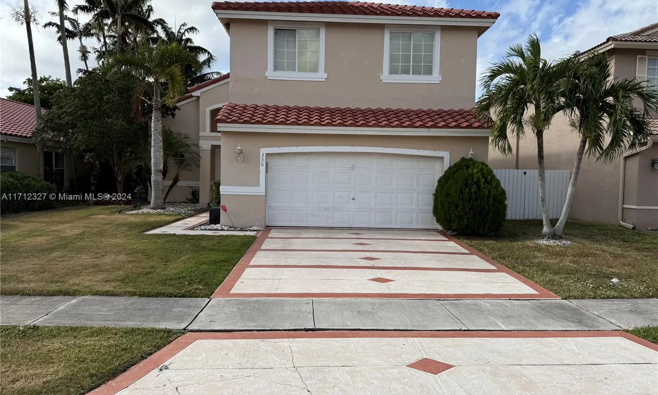 330 SW 194th Ave, Pembroke Pines FL 33029