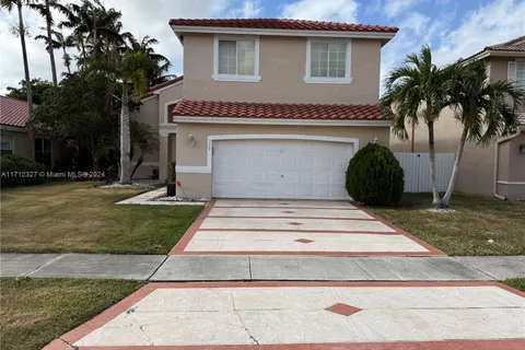 330 SW 194th Ave, Pembroke Pines FL 33029