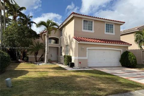 330 SW 194th Ave, Pembroke Pines FL 33029