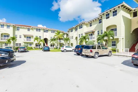 260 NW 109th Ave # 104, Miami FL 33172