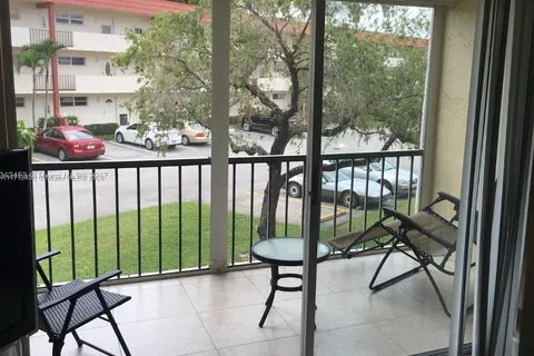 311 S Hollybrook Dr # 202, Pembroke Pines FL 33025