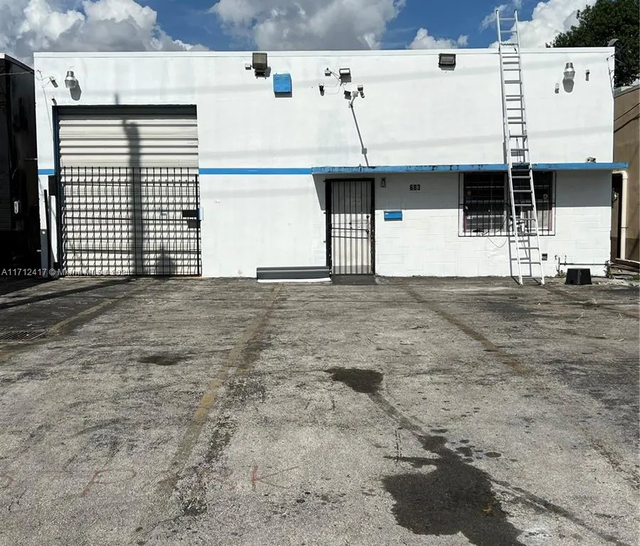 683 W 26th St, Hialeah FL 33010