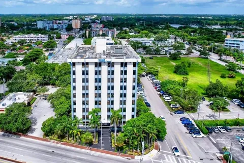 12550 Biscayne Blvd # 207, North Miami FL 33181