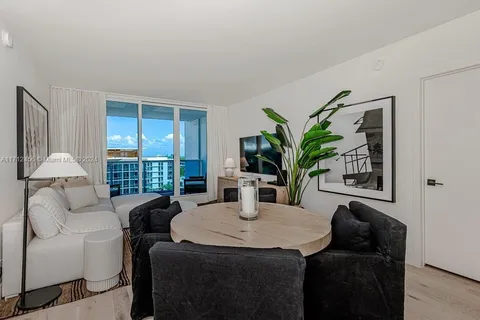 2301 Collins Ave # 826, Miami Beach FL 33139