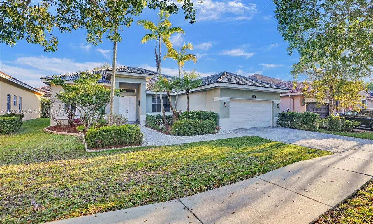 1629 Blue Jay Cir, Weston FL 33327