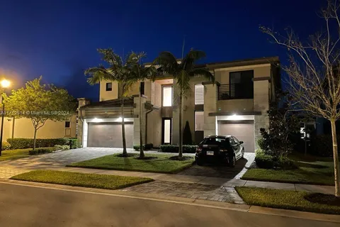 10545 S Lago Vista Cir, Parkland FL 33076