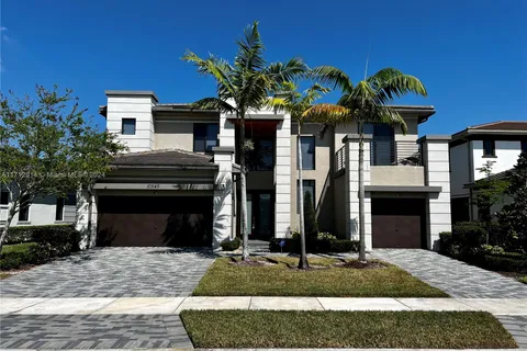 10545 S Lago Vista Cir, Parkland FL 33076