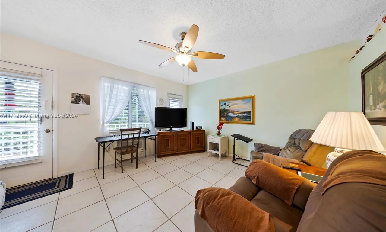 15610 NE 6th Ave # 24D, Miami FL 33162