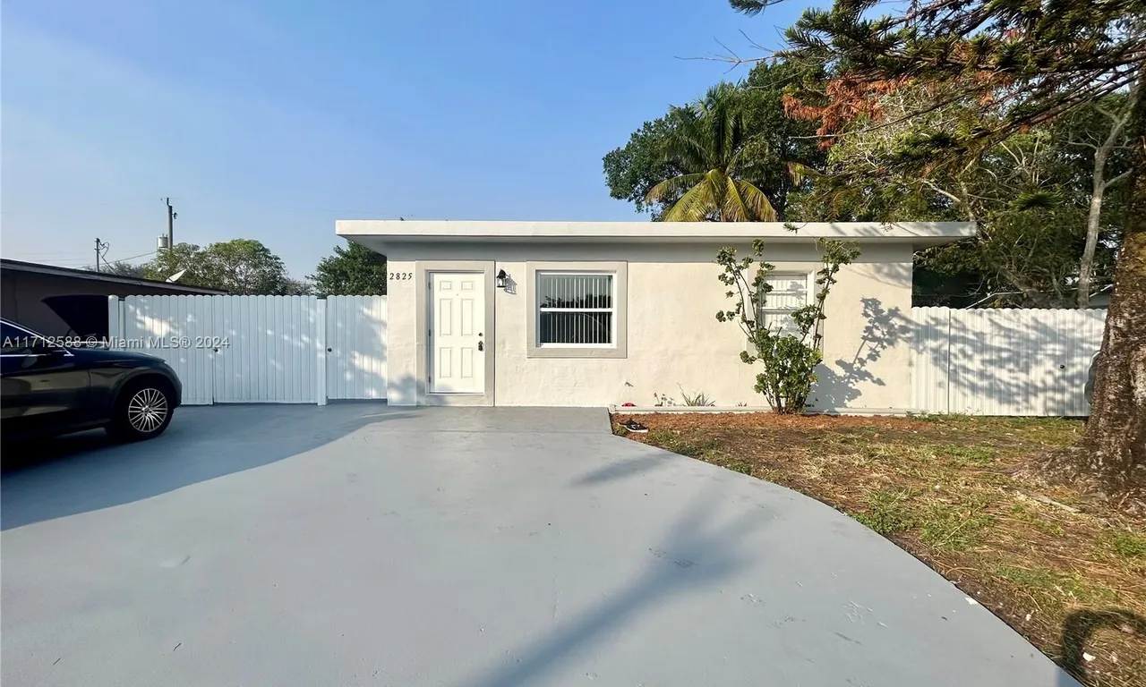 2825 NW 6th St, Pompano Beach FL 33069