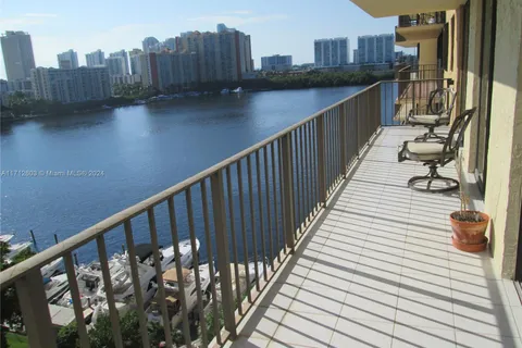 290 174th St # 1017, Sunny Isles Beach FL 33160