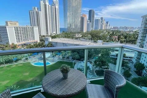 19370 Collins Ave # 1425, Sunny Isles Beach FL 33160