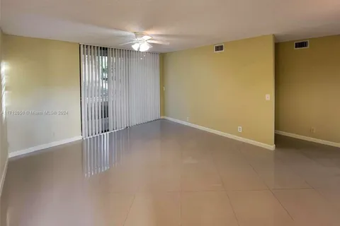 5861 Riverside Dr, Coral Springs FL 33067