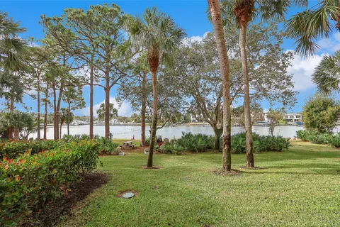 1001 Seafarer Cir # 104, Jupiter FL 33477