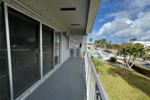 630 Layne Blvd # 211, Hallandale Beach FL 33009