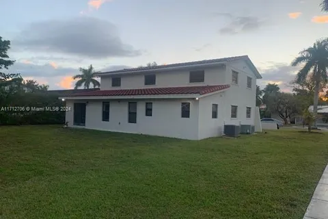 2020 SW 123rd Ct, Miami FL 33175