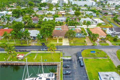 614 NE 3rd St, Dania Beach FL 33004