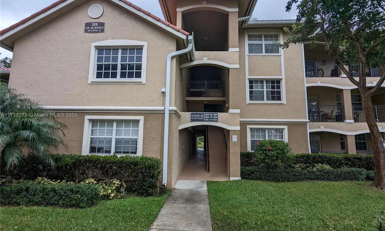 201 SW 116th Ave # 102, Pembroke Pines FL 33025