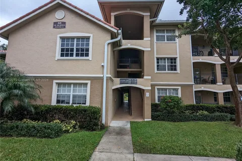 201 SW 116th Ave # 102, Pembroke Pines FL 33025