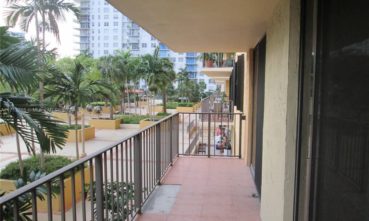 290 174th St # 404, Sunny Isles Beach FL 33160