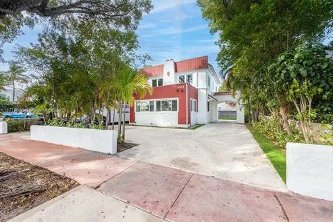 2402 Alton Rd, Miami Beach FL 33140