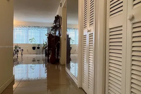 330 SE 2nd St # 101G, Hallandale Beach FL 33009