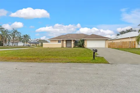 1800 Rawdon St NW, Palm Bay FL 32907