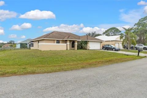 1800 Rawdon St NW, Palm Bay FL 32907