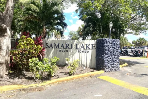 10000 NW 80 Ct # 2543, Hialeah Gardens FL 33016