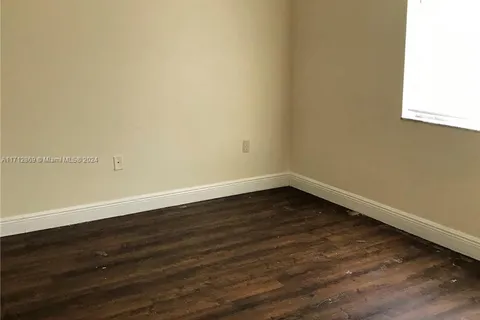10000 NW 80 Ct # 2543, Hialeah Gardens FL 33016
