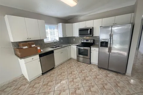 7375 W 35th Ave, Hialeah FL 33018